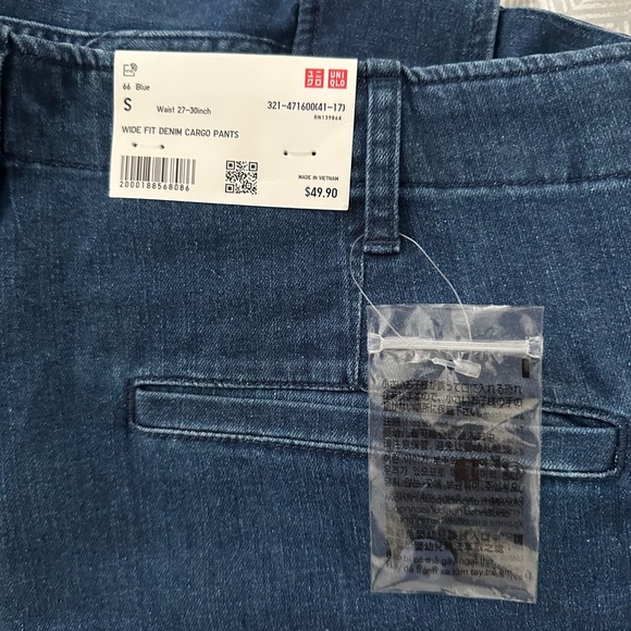 Uniqlo Blue Cargo Pants Wide-Leg Design - Picture 3 of 4